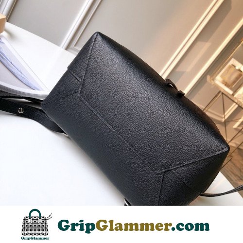 Louis Vuitton Favorite - Image 4