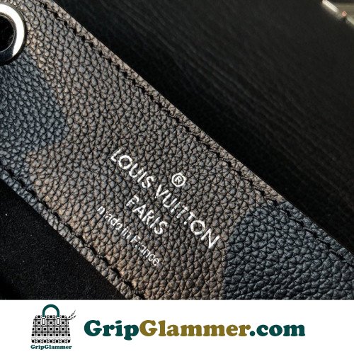 Louis Vuitton Favorite - Image 7