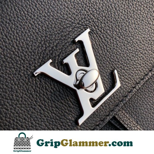 Louis Vuitton Favorite - Image 8