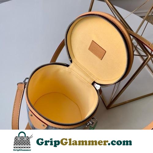 Louis Vuitton Cannes - Image 2