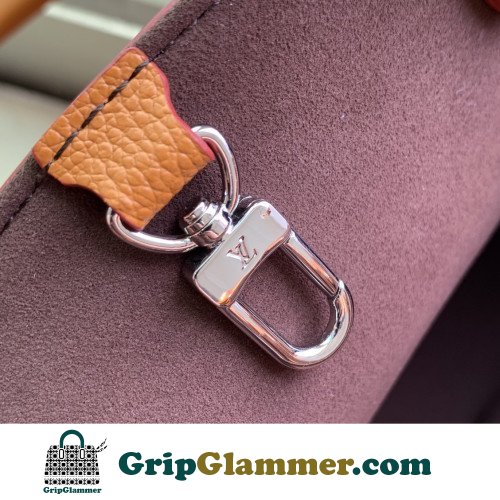 Louis Vuitton Tote - Image 10