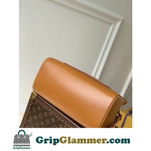 Louis Vuitton Tote - Image 5