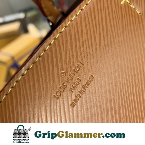 Louis Vuitton Tote - Image 6