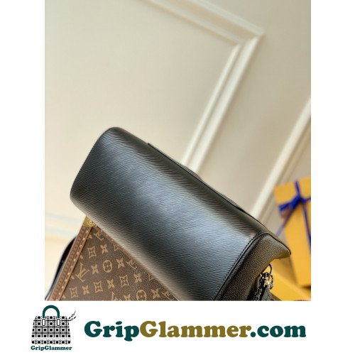 Louis Vuitton Tote - Image 4