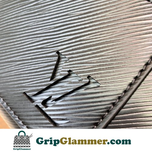 Louis Vuitton Tote - Image 5