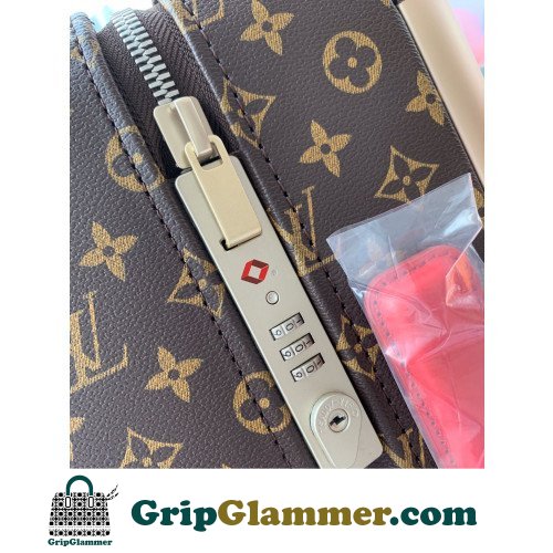 Louis Vuitton Travel Bag - Image 4