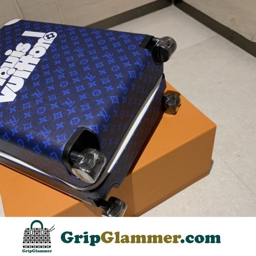 Louis Vuitton Travel Bag - Image 6