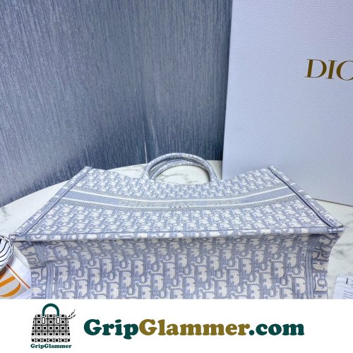 Dior Book Tote Large 42cm - Image 2