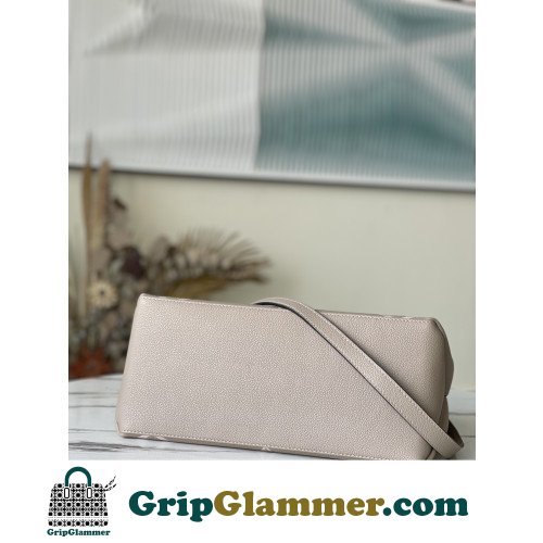 Louis Vuitton Tote - Image 2