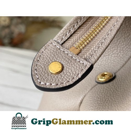 Louis Vuitton Tote - Image 4