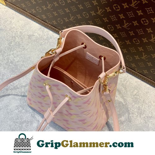 Louis Vuitton Neone - Image 9