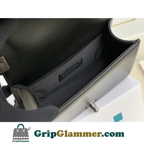 Chanel Boy Bag Lambskin 20cm Small Lushentic AAAAA grade replica - Image 4