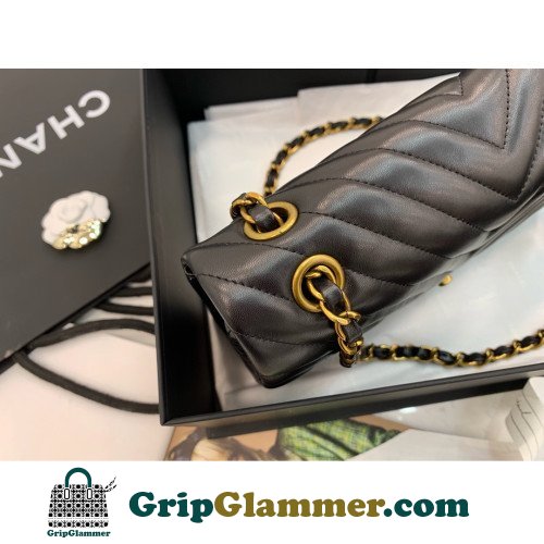 Chanel Flap Bag 25cm (Medium) - Image 4