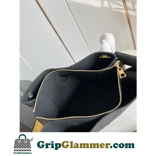 Louis Vuitton Tote - Image 4