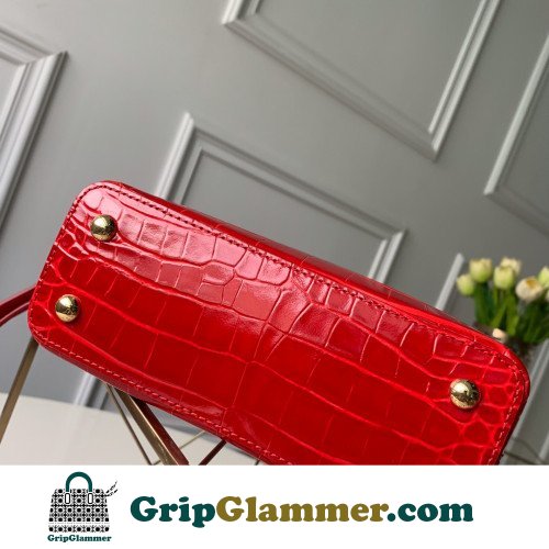 Louis Vuitton Capucines - Image 4