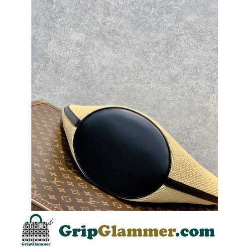 Louis Vuitton Tote - Image 6