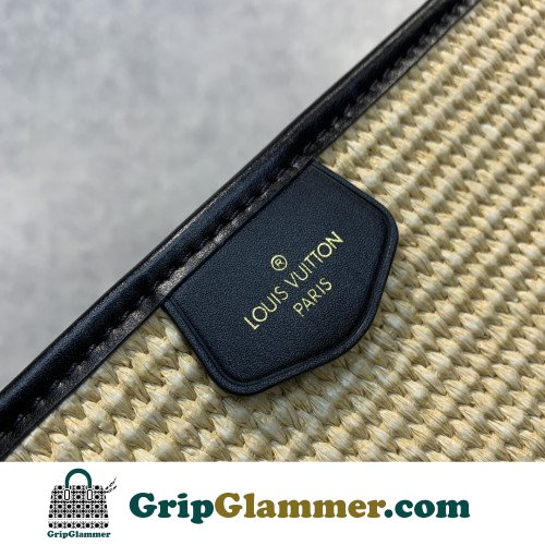 Louis Vuitton Tote - Image 7