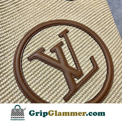 Louis Vuitton Tote - Image 9