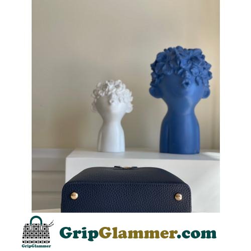 Louis Vuitton Capucines - Image 7