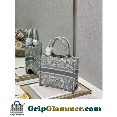 Dior Book Tote Small 26.5cm - Image 2