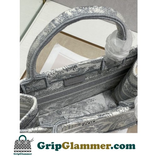 Dior Book Tote Small 26.5cm - Image 6