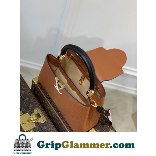 Louis Vuitton Capucines - Image 4