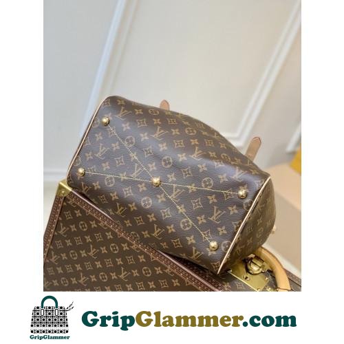 Louis Vuitton Tote - Image 4