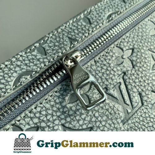 Louis Vuitton Wallet - Image 6