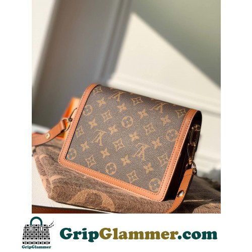 Louis Vuitton Petite Malle - Image 4