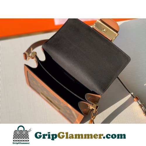 Louis Vuitton Petite Malle - Image 5