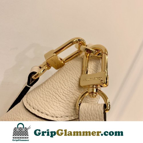 Louis Vuitton Tote - Image 4