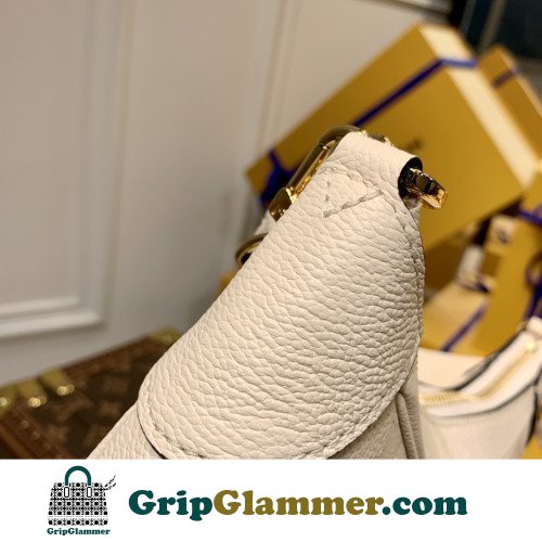 Louis Vuitton Tote - Image 7