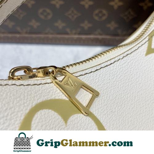 Louis Vuitton Tote - Image 6