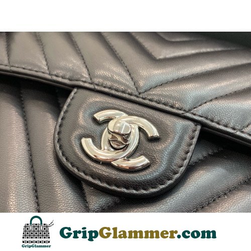 Chanel Flap Bag 25cm (Medium) - Image 8