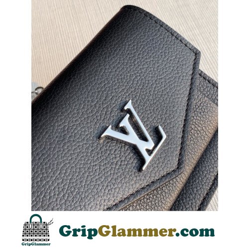 Louis Vuitton Favorite - Image 3