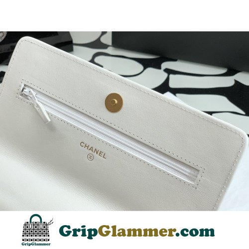 Chanel WOC - Image 8