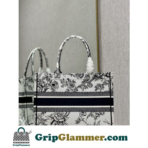 Dior Book Tote Medium 36cm - Image 4