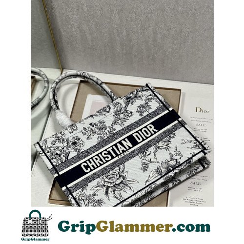 Dior Book Tote Medium 36cm - Image 9