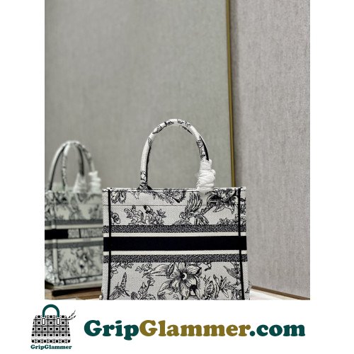 Dior Book Tote Small 26.5cm - Image 6