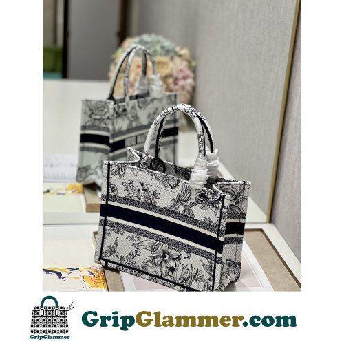 Dior Book Tote Small 26.5cm - Image 7