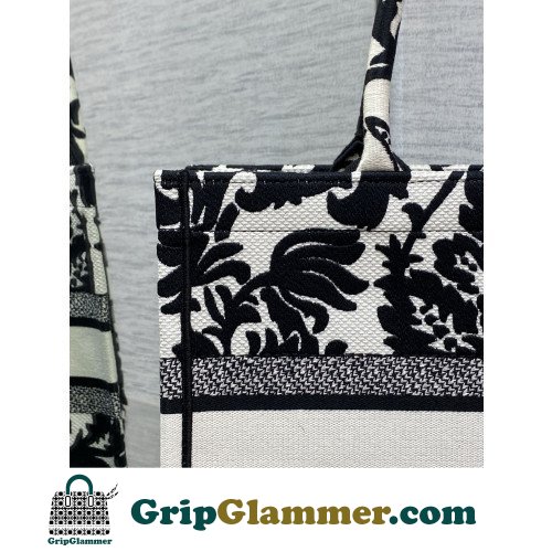 Dior Book Tote Medium 36cm - Image 5