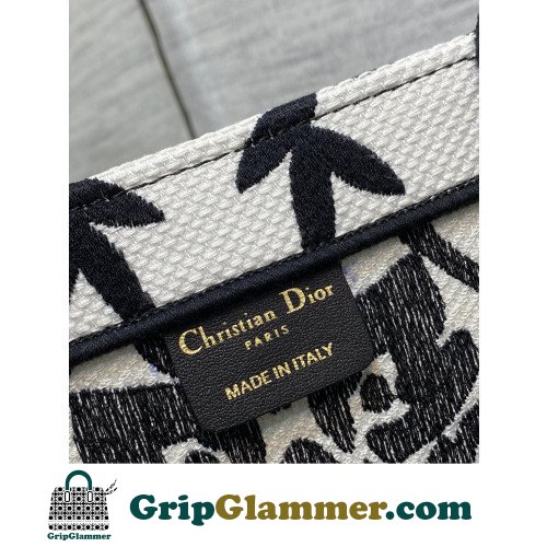 Dior Book Tote Large 42cm - Image 9