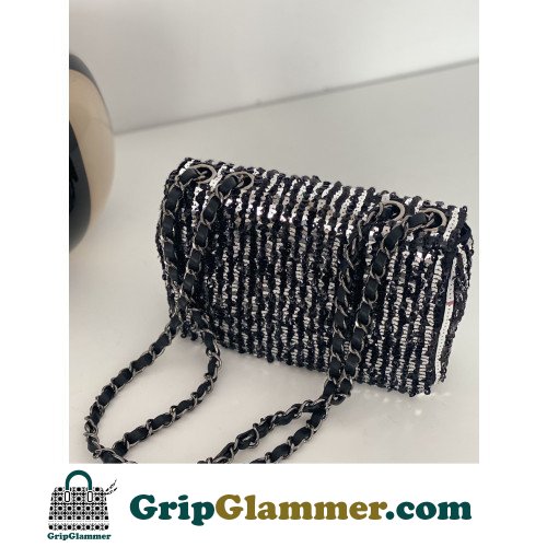 Chanel Flap Bag 20cm (Mini) - Image 2