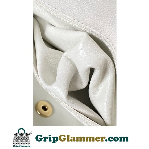 Chanel Flap Bag 20cm (Mini) - Image 9